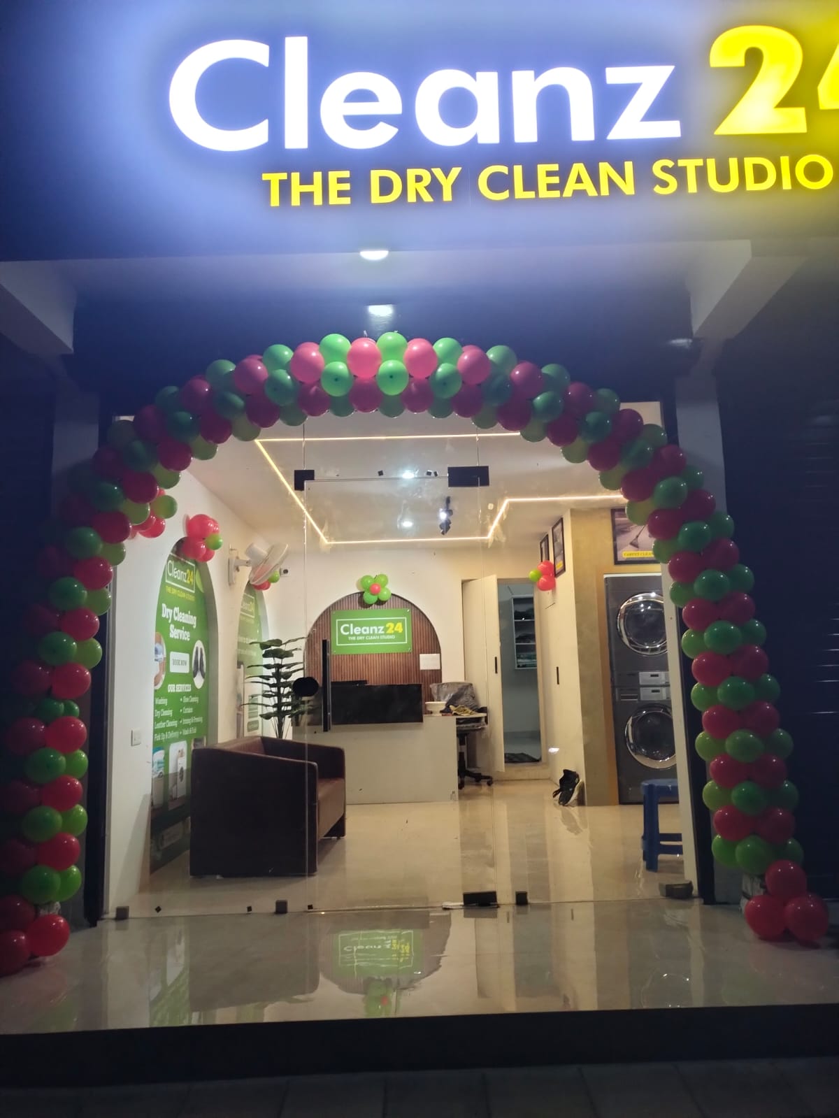 Cleanz24 laundry franchise store interior — store 8